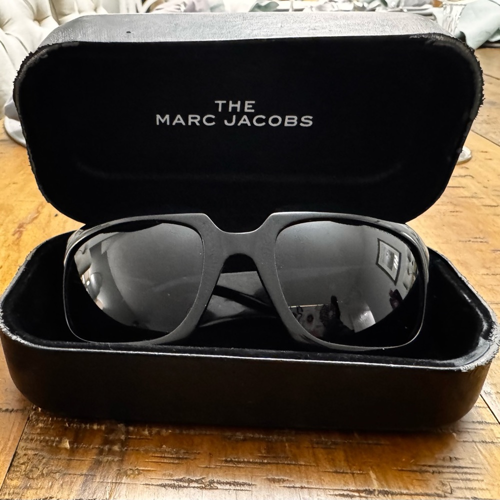 The Marc Jacobs Black, Oversized Rectangular Sung… - image 7